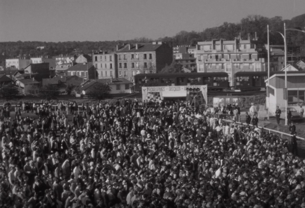 Fête du Muguet 1967 se déroulant au stade municipal. Spectacle regroupant des stars internationales et rediffusion à l’ORTF.