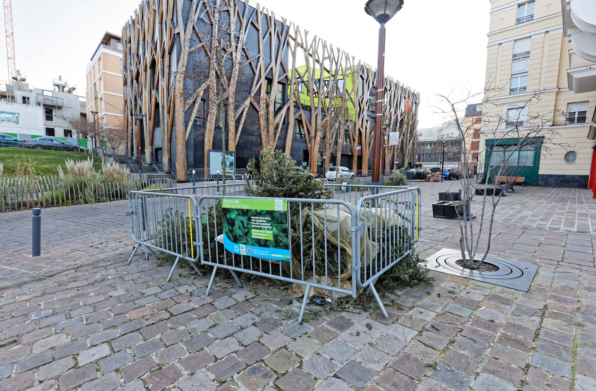 Enclos à sapins, rue de la bataille de Stalingrad à Chaville