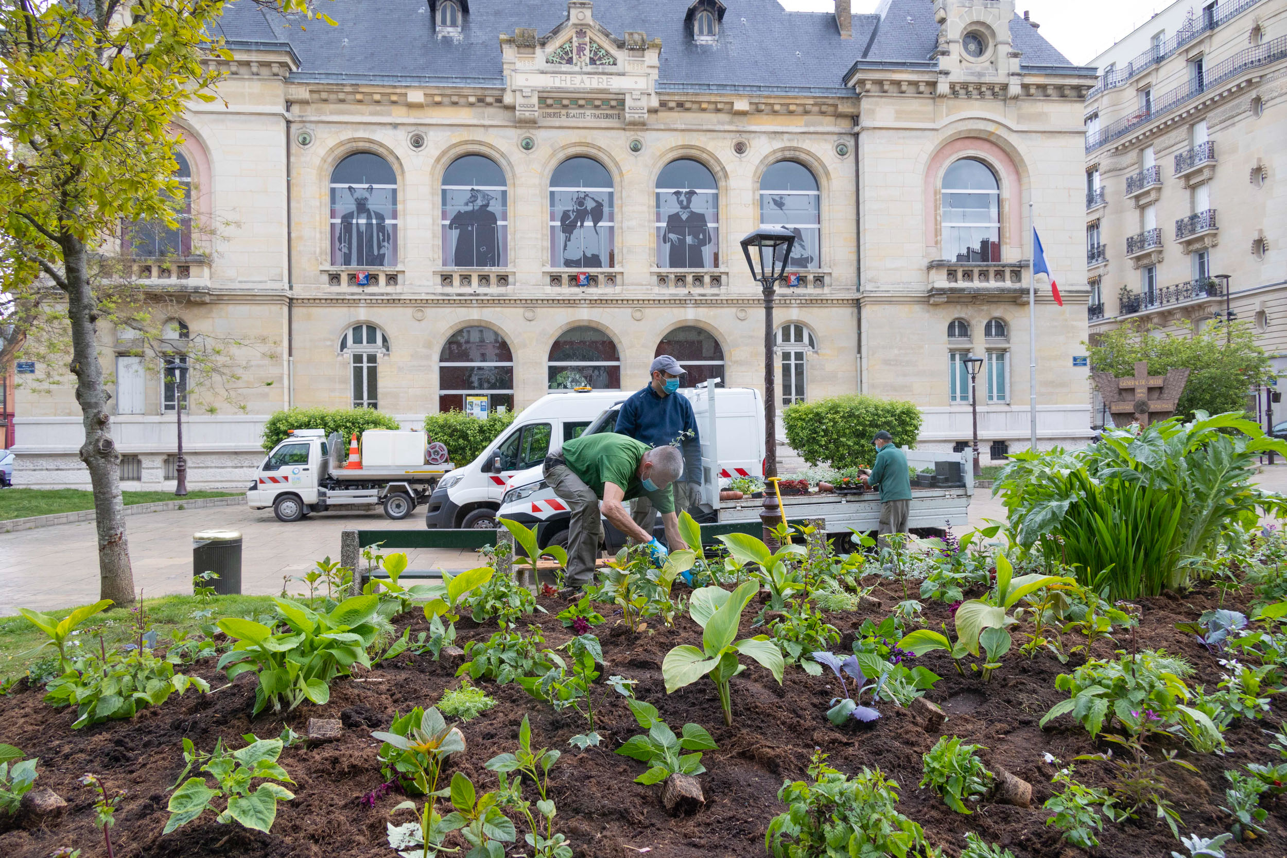 Jardiniers / fleurissement estival 2021 à Boulogne-Billancourt