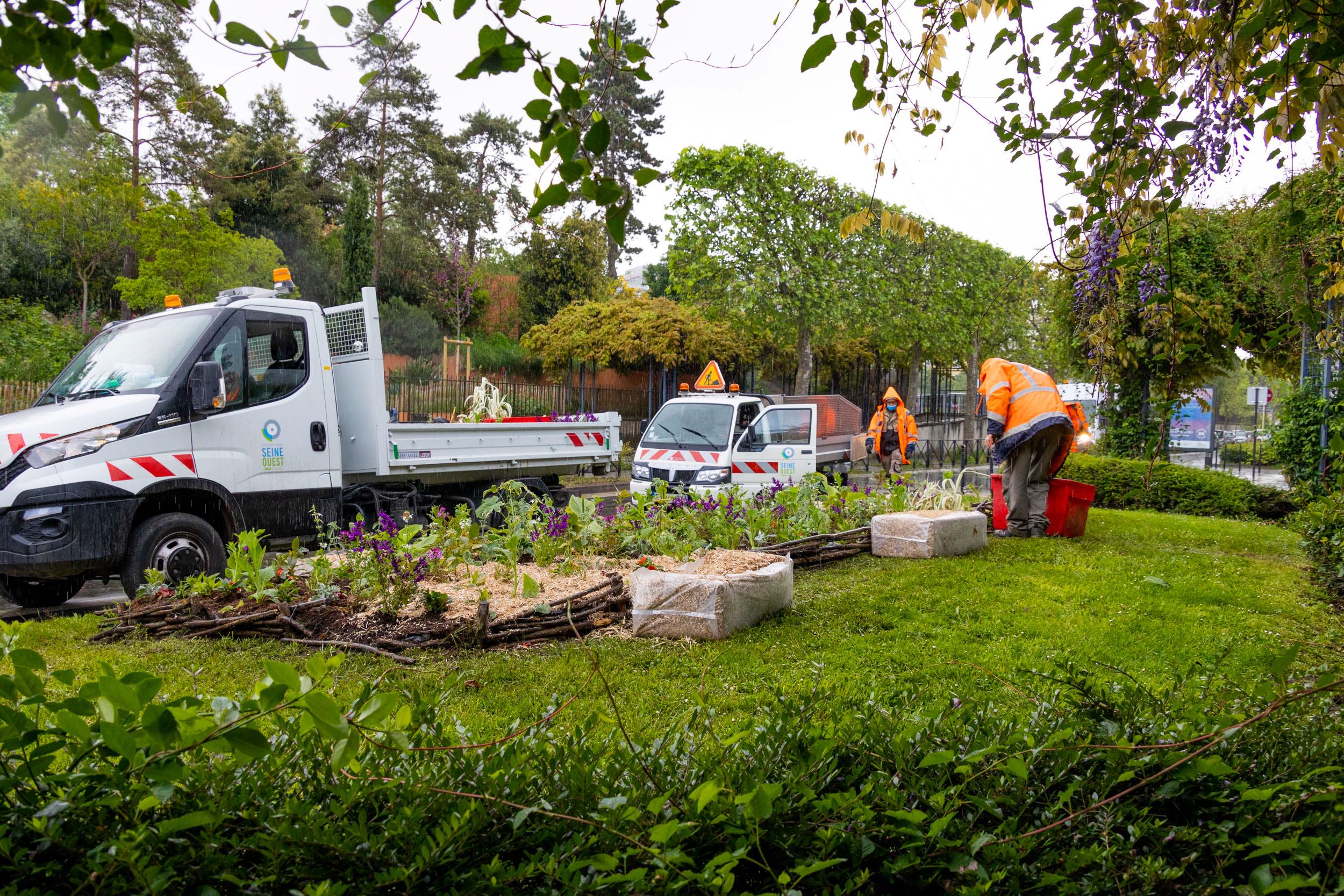 Jardiniers / fleurissement estival 2021 à Boulogne-Billancourt