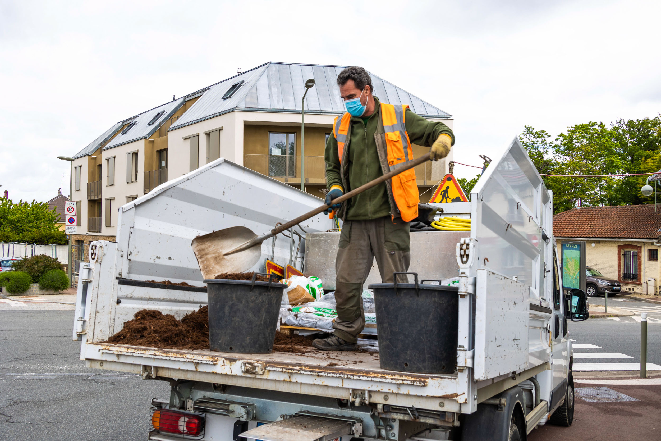 Jardiniers / fleurissement estival 2021 à Sèvres