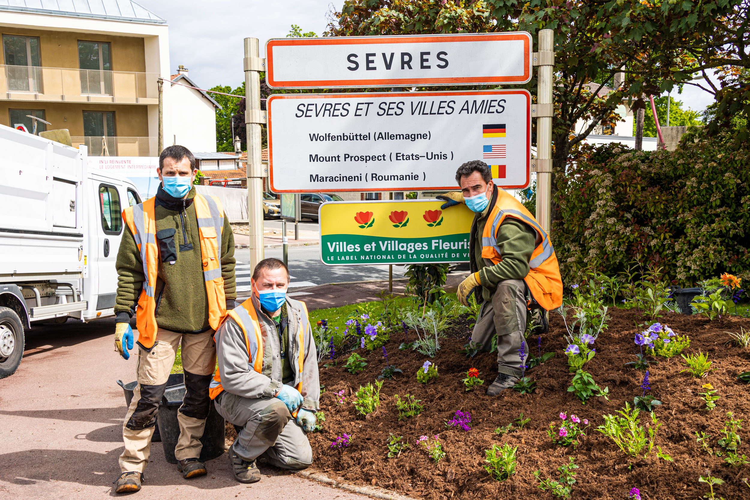 Jardiniers / fleurissement estival 2021 à Sèvres