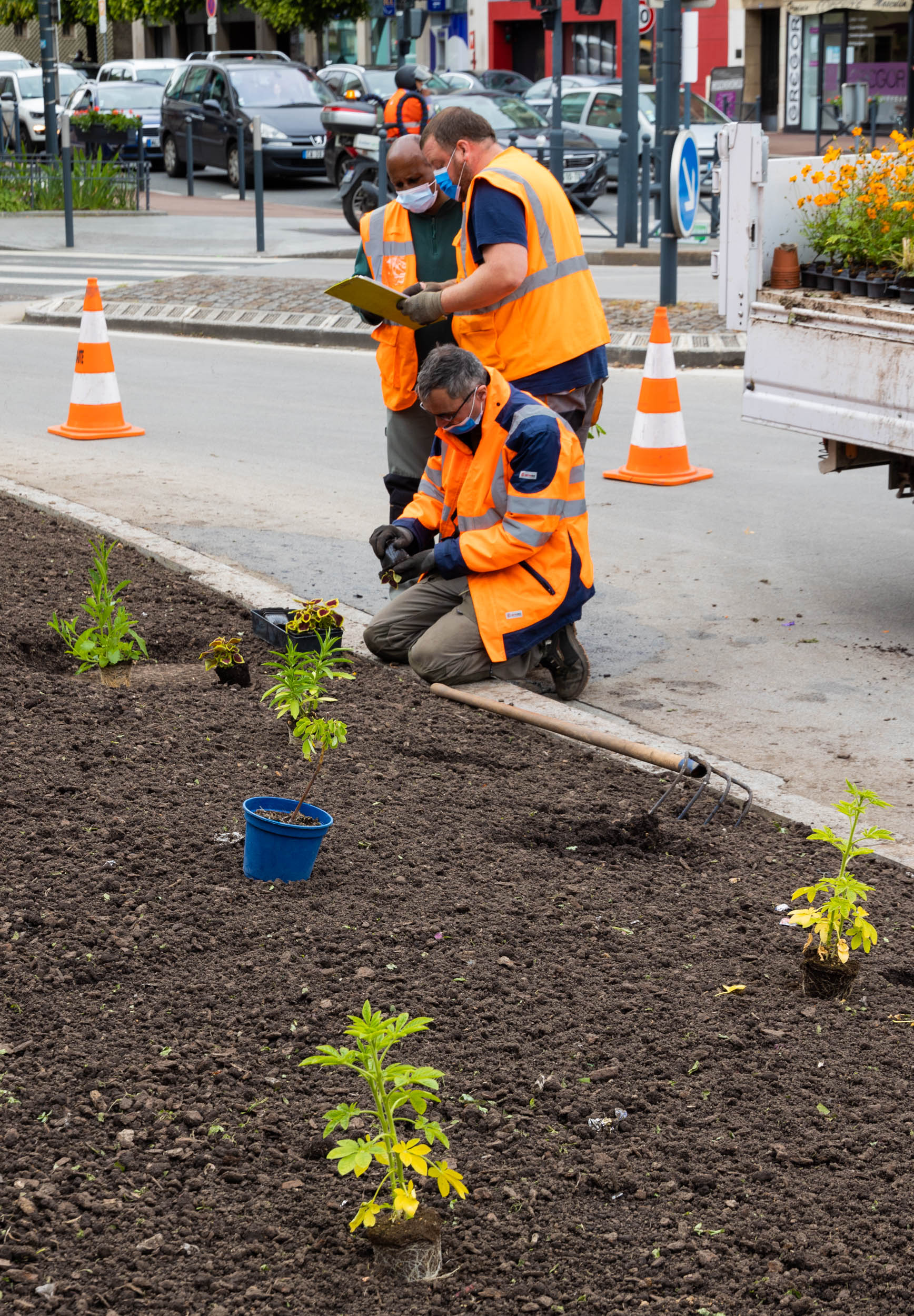 Fleurissement estival 2021, Vanves : jardiniers