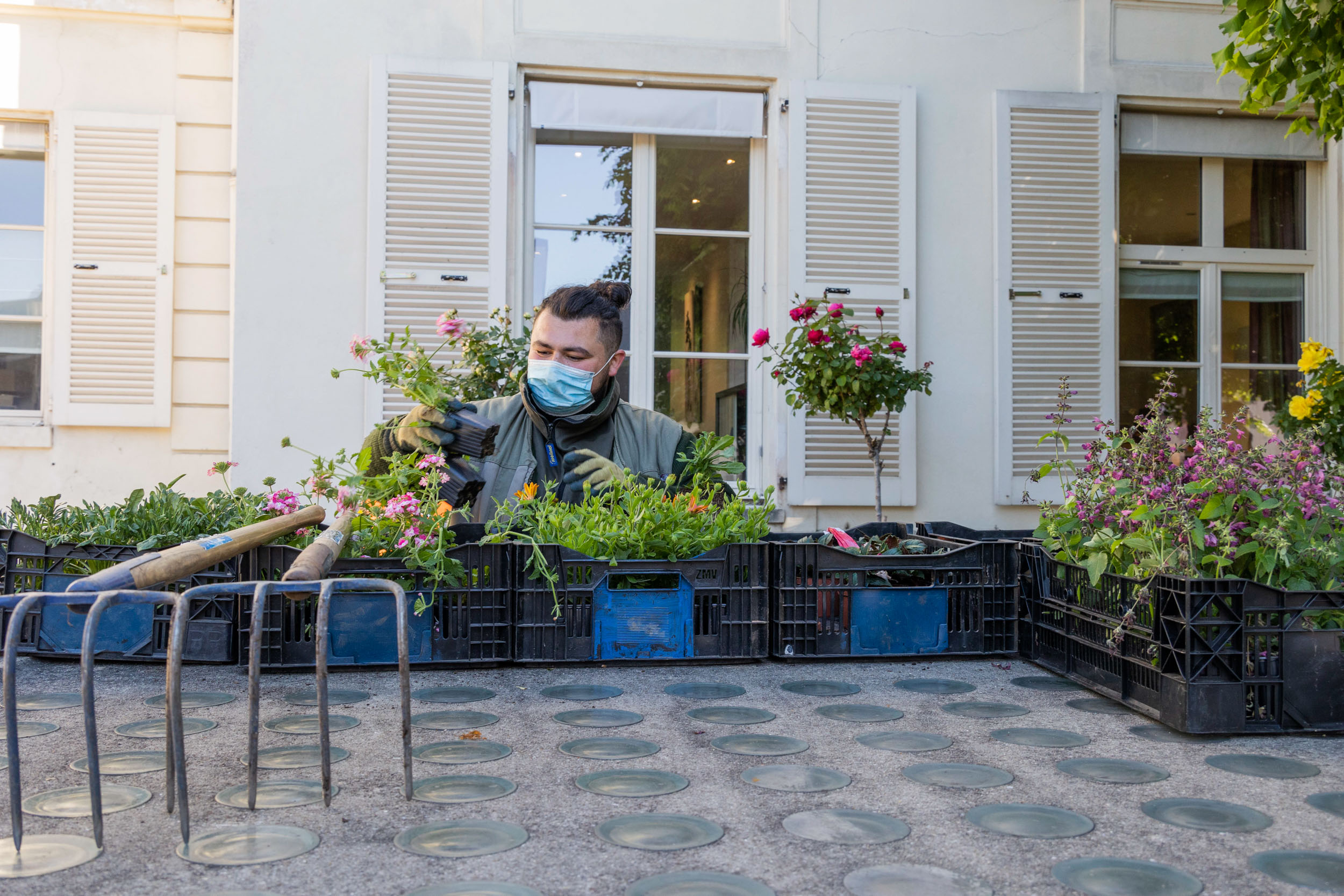 Jardiniers à Ville-d'Avray, fleurissement estival 2021