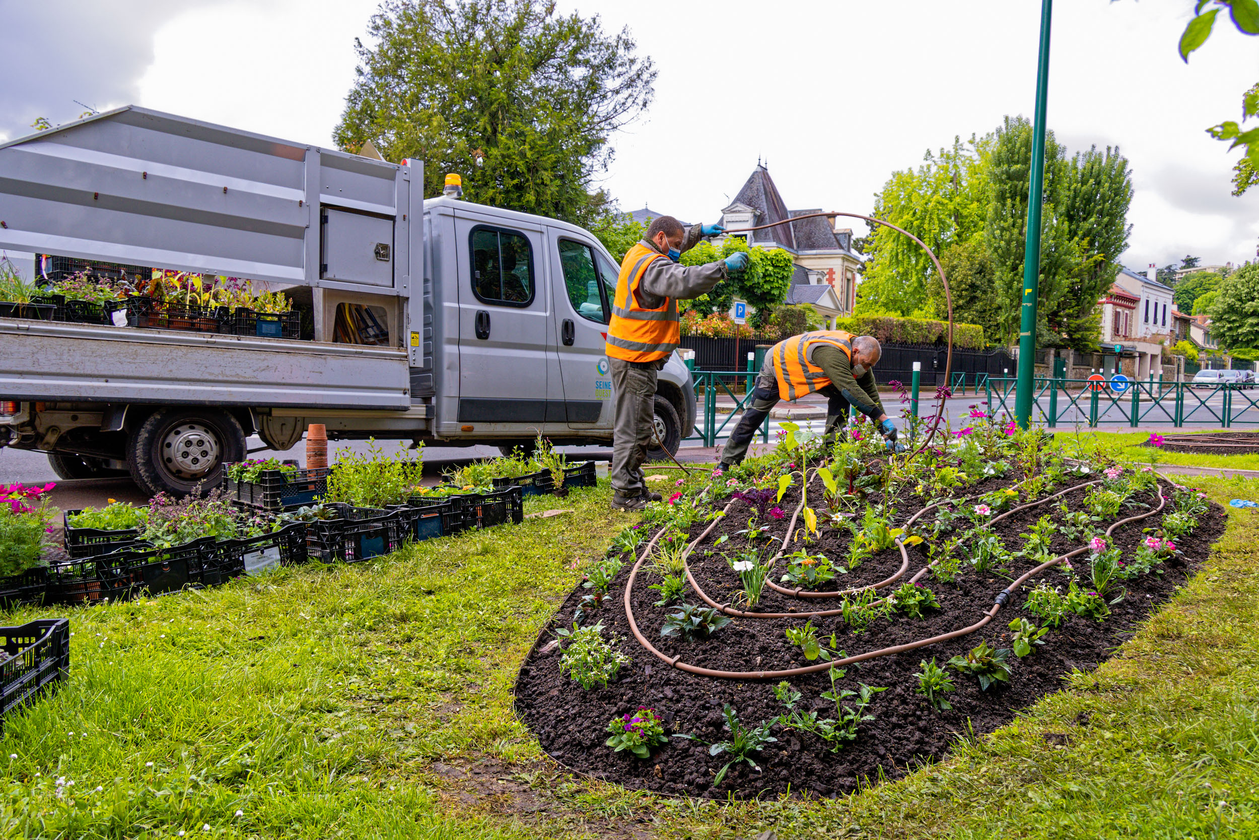 Jardiniers à Ville-d'Avray, fleurissement estival 2021